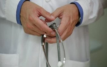 Νέα επίθεση ενάντια σε γιατρό: Συγγενής ασθενή τον ξυλοκόπησε άγρια